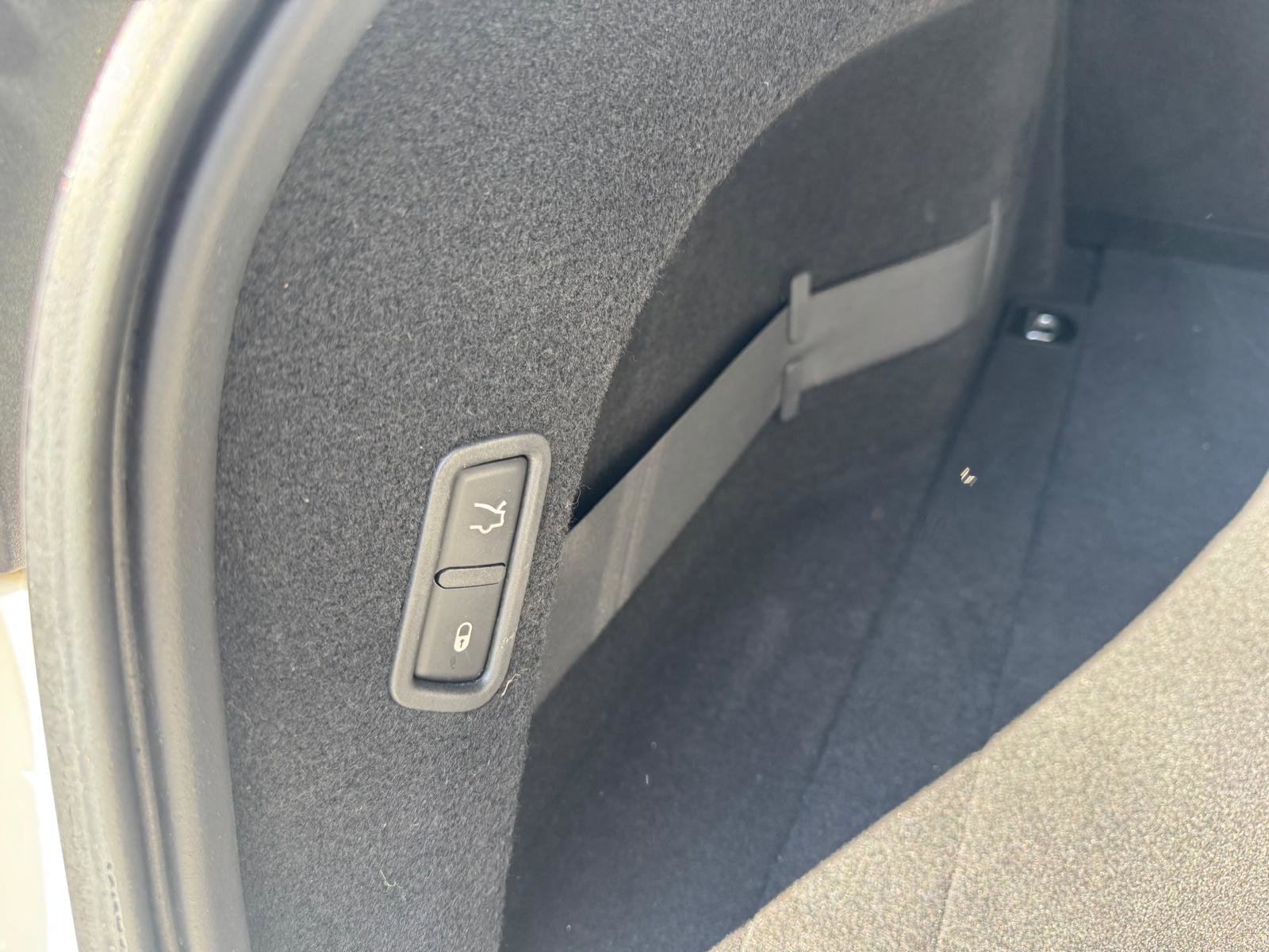 Used 2018 Maserati Levante GranLusso image 27