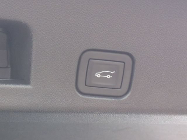 Used 2025 Chevrolet Traverse LT FWD image 15