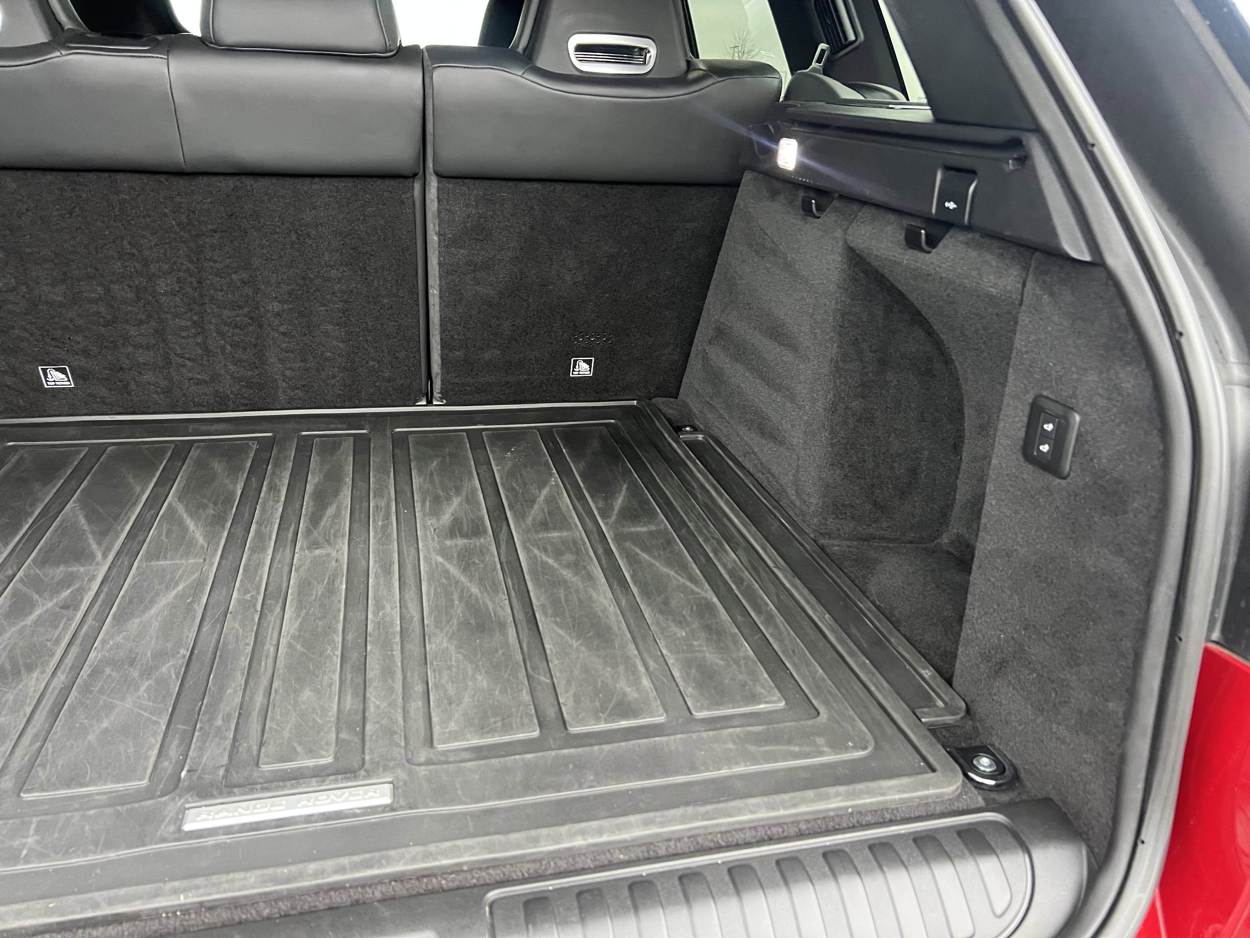 Used 2020 Land Rover Range Rover Sport SVR image 38