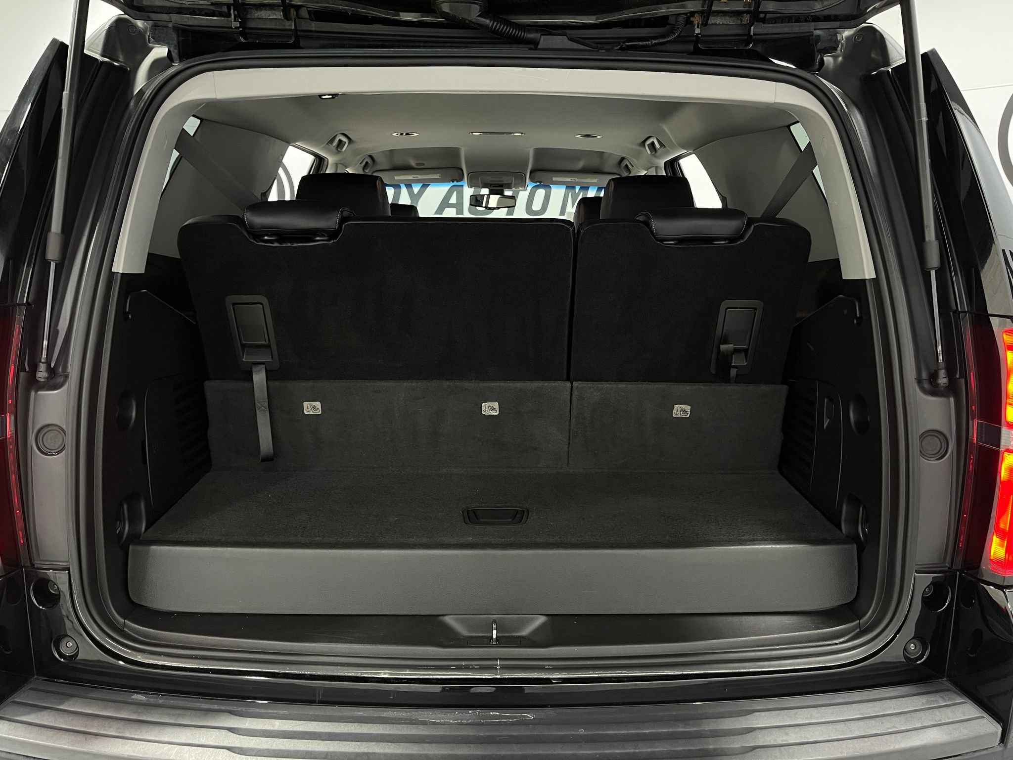 Used 2018 Chevrolet Tahoe LS AWD/4WD image 23