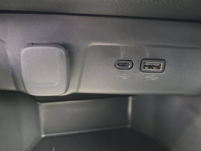 New 2026 Chevrolet Trax LT w/ Midnight Edition FWD image 29