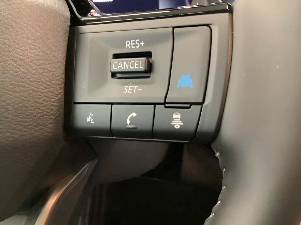 Used 2026 Nissan Pathfinder Platinum AWD/4WD image 24