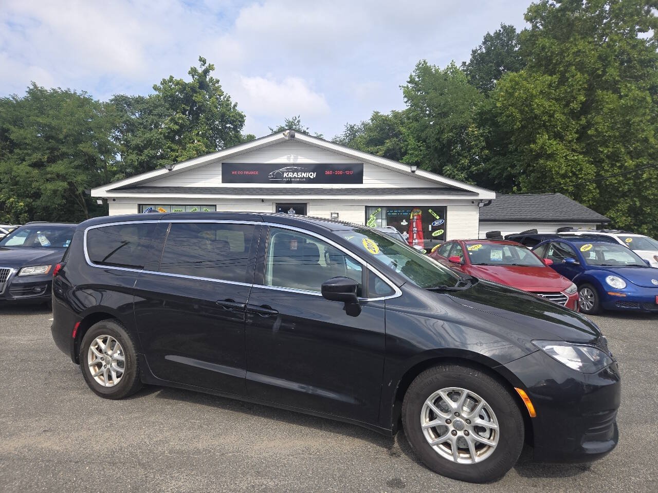 Used 2017 Chrysler Pacifica LX FWD image 5