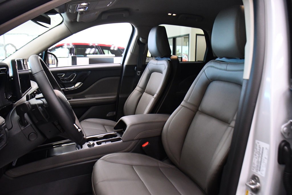 New 2026 Lincoln Corsair Premiere image 13