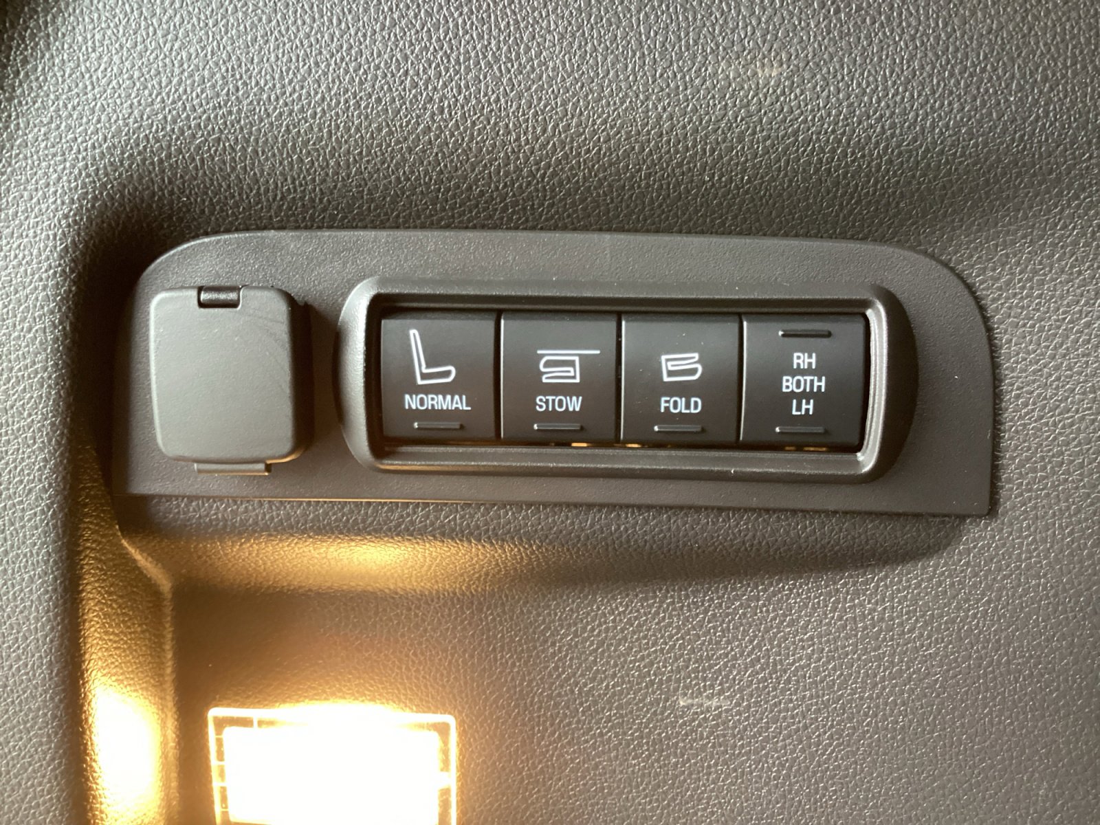 Used 2014 Ford Explorer Limited w/ Equipment Group 301A image 16