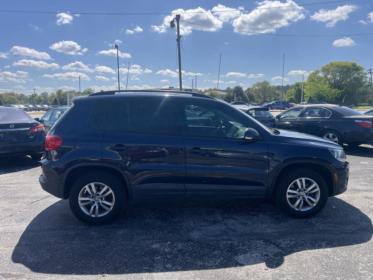 Used 2015 Volkswagen Tiguan SE image 3