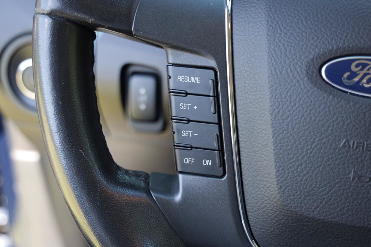 Used 2012 Ford Taurus SEL FWD image 24