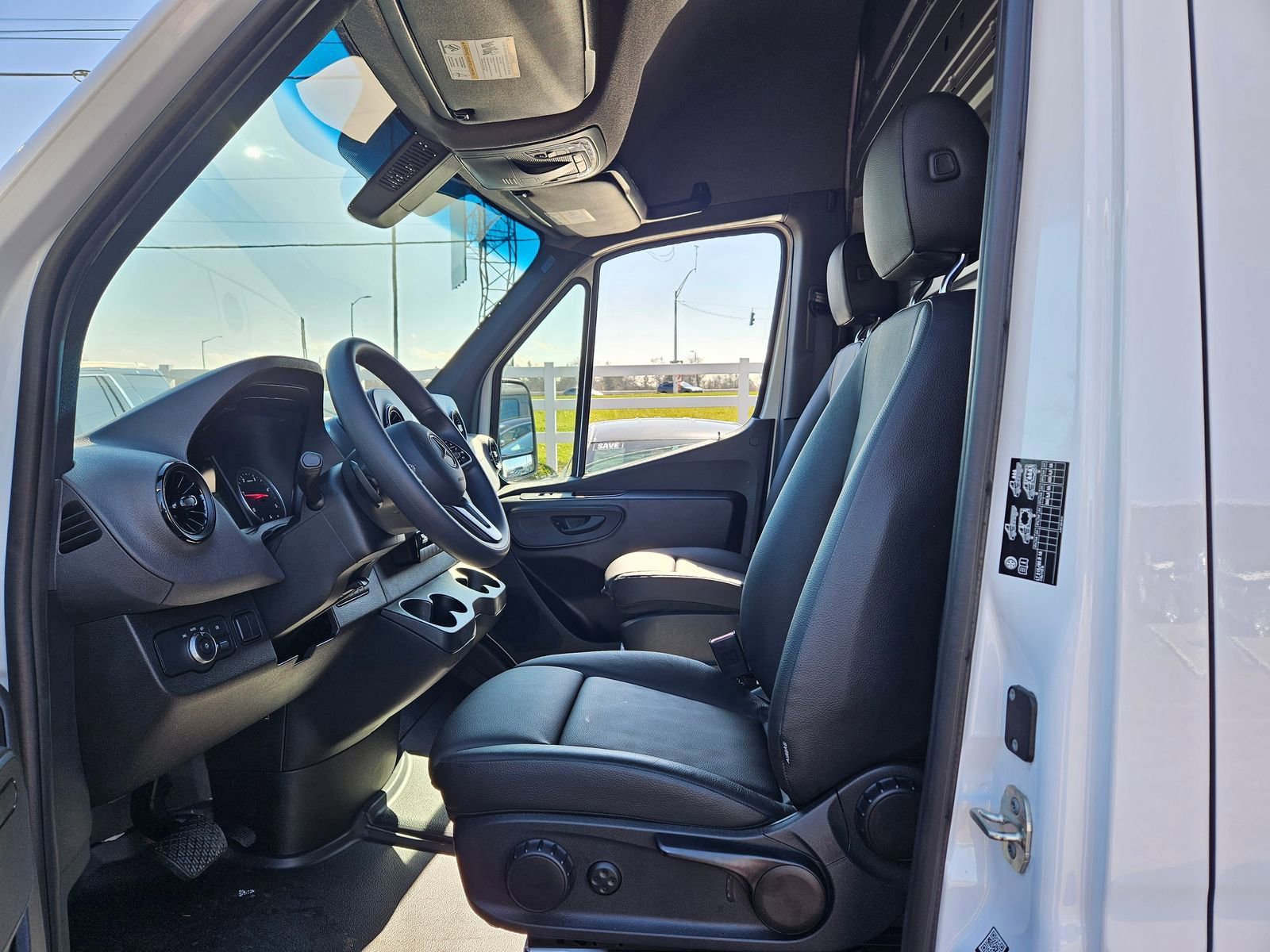Used 2024 Mercedes-Benz Sprinter 3500 image 9