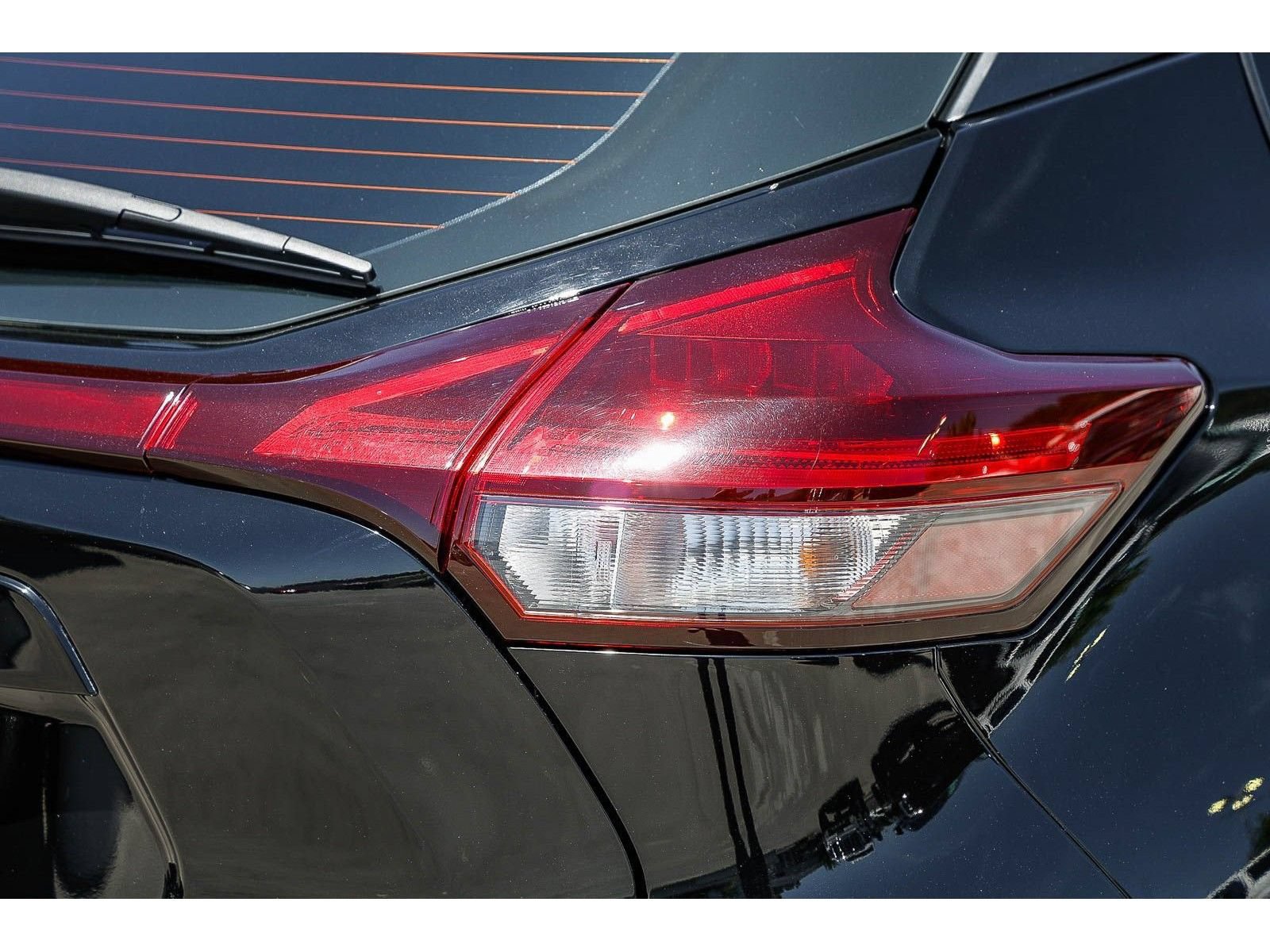 Used 2021 Nissan Kicks SR FWD image 9