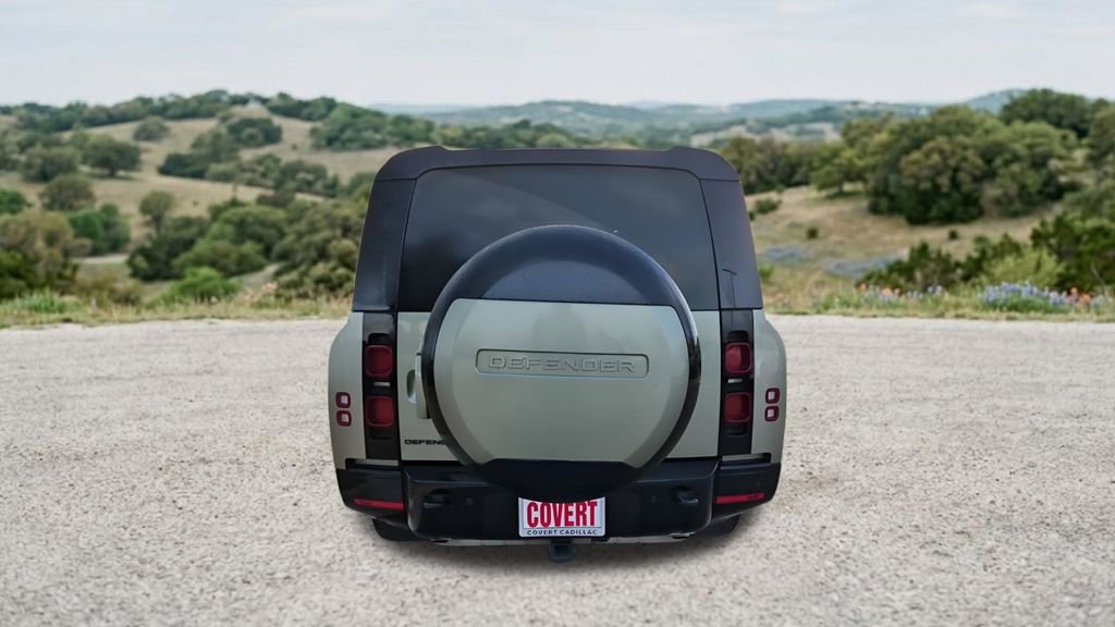 Used 2024 Land Rover Defender 130 X-Dynamic SE AWD/4WD image 8