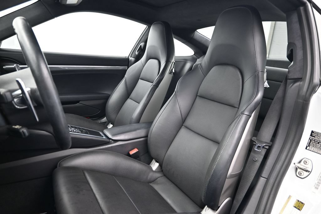 Used 2015 Porsche 911 Carrera 4S AWD/4WD image 5