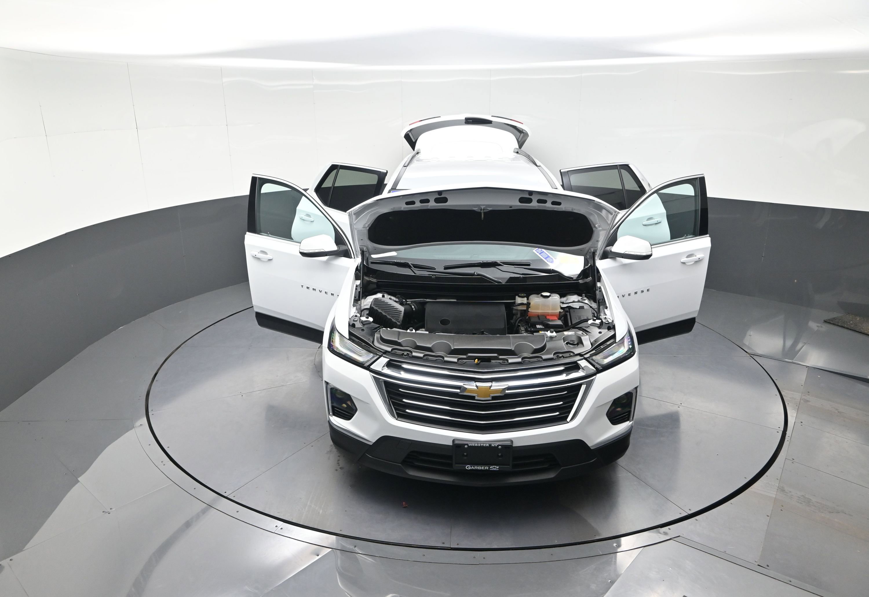 Used 2023 Chevrolet Traverse LT image 12