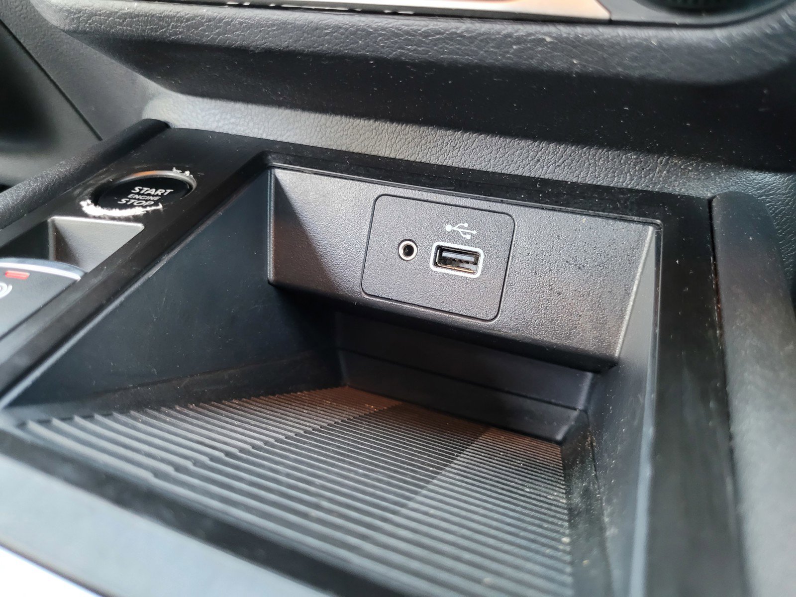 Used 2025 Nissan Kicks S image 19