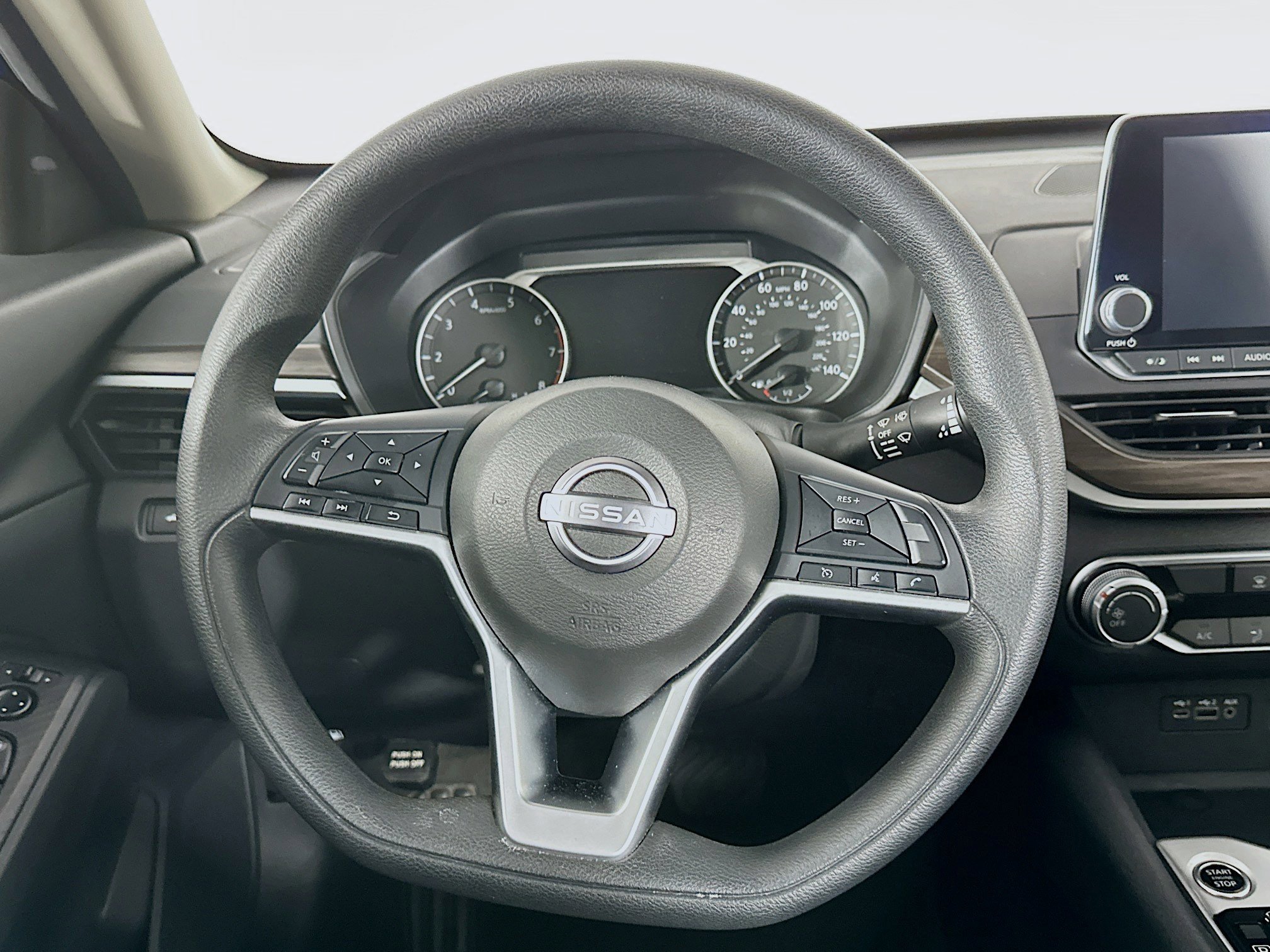 Used 2025 Nissan Altima 2.5 SV image 17