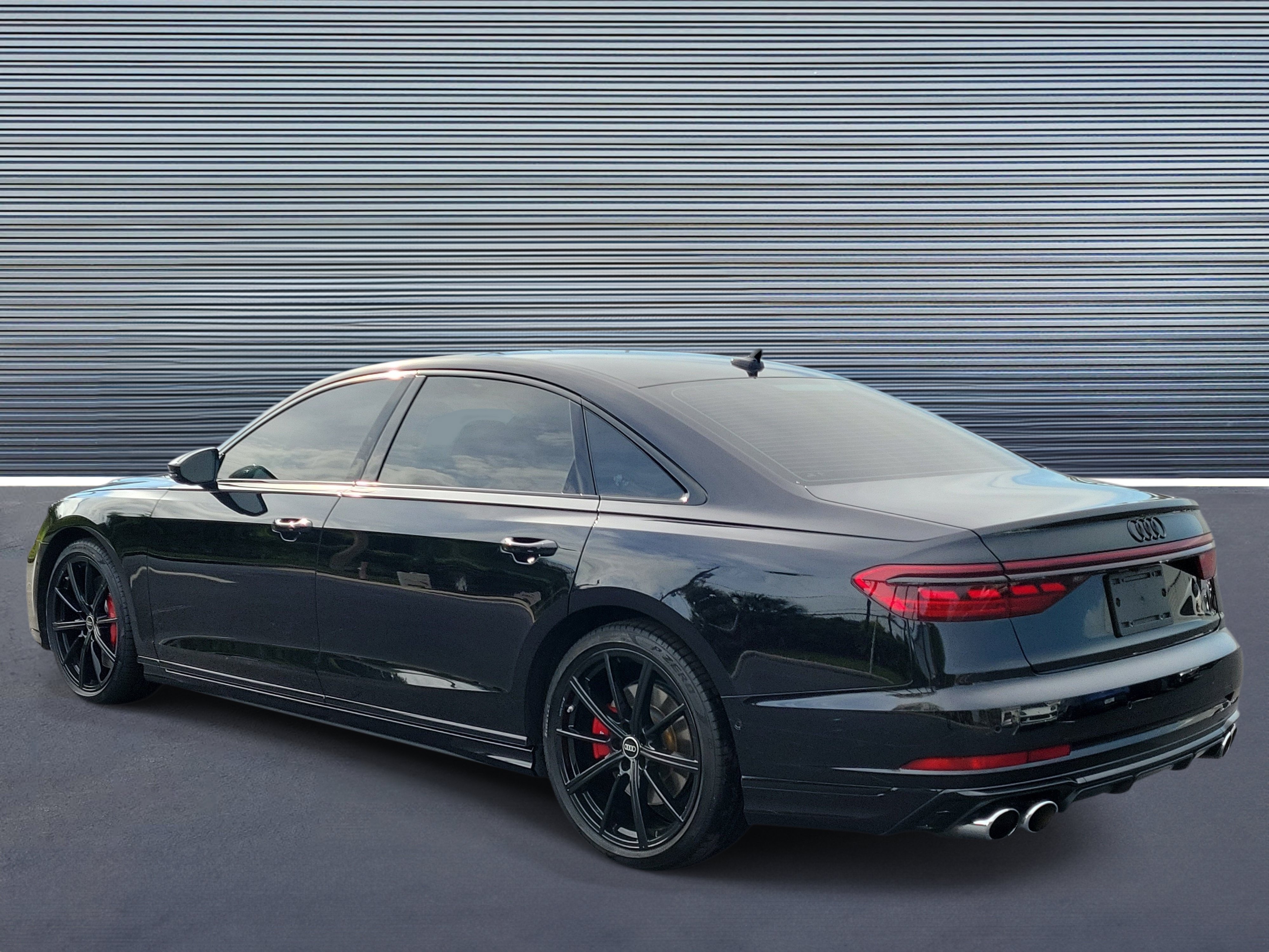 Used 2024 Audi S8 AWD/4WD image 4