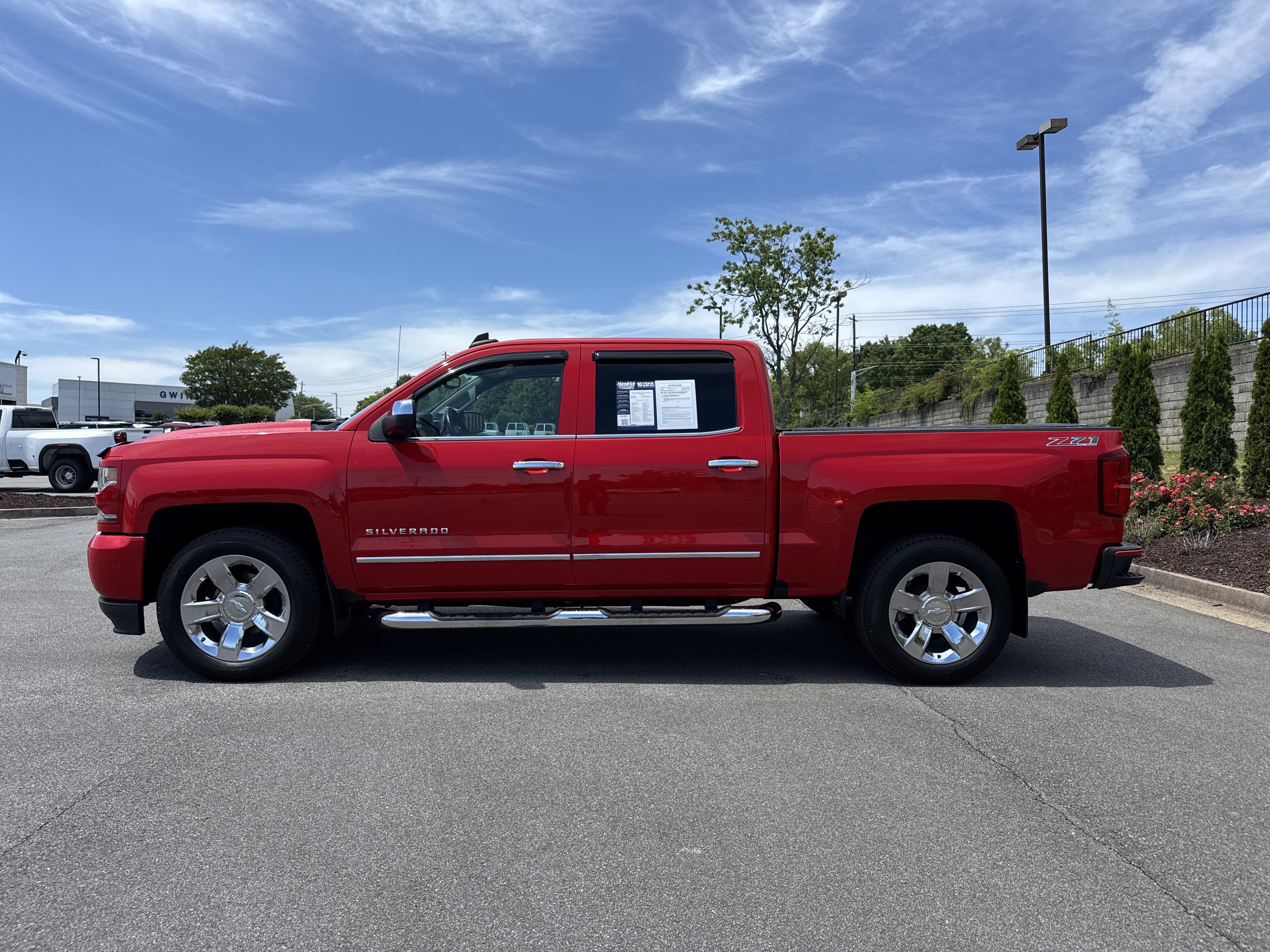Used 2017 Chevrolet Silverado 1500 LTZ Z71 w/ LTZ Plus Package AWD/4WD image 7