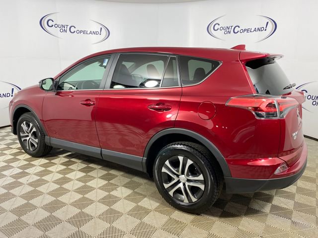 Certified 2018 Toyota RAV4 LE w/ Carpet Mat Package AWD/4WD image 4