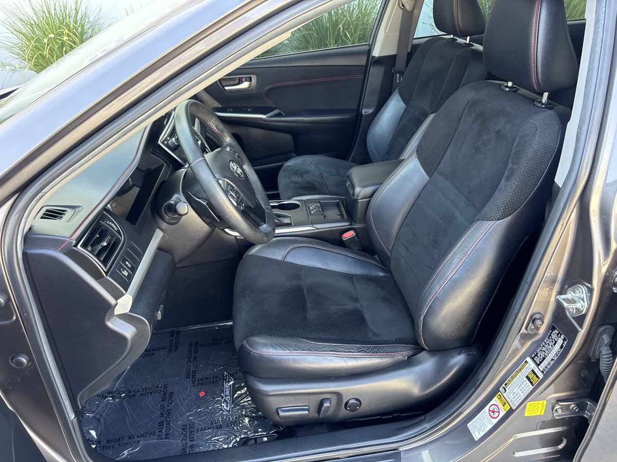 Used 2015 Toyota Camry XSE FWD image 18