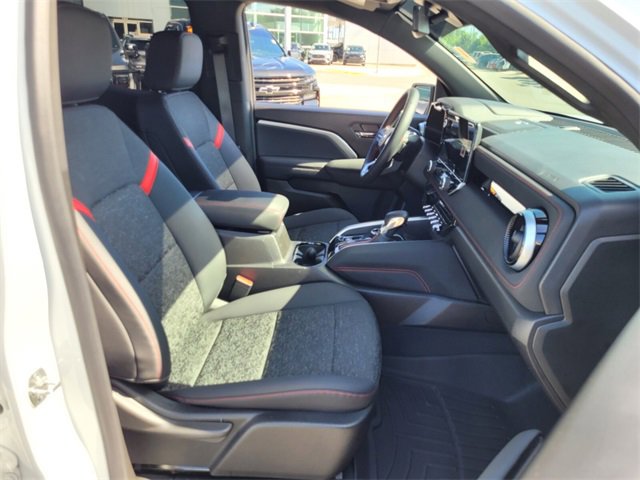 Used 2024 Chevrolet Colorado Z71 w/ Z71 Convenience Package 2 image 15