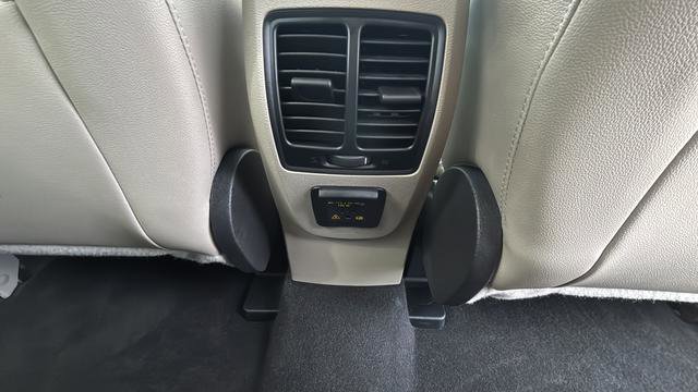 Used 2017 Ford Escape Titanium w/ Equipment Group 301A image 25