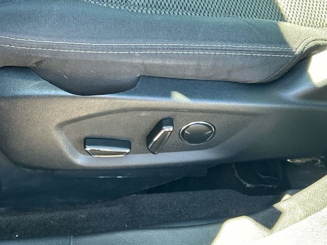 Used 2016 Ford Explorer XLT w/ Equipment Group 201A AWD/4WD image 29