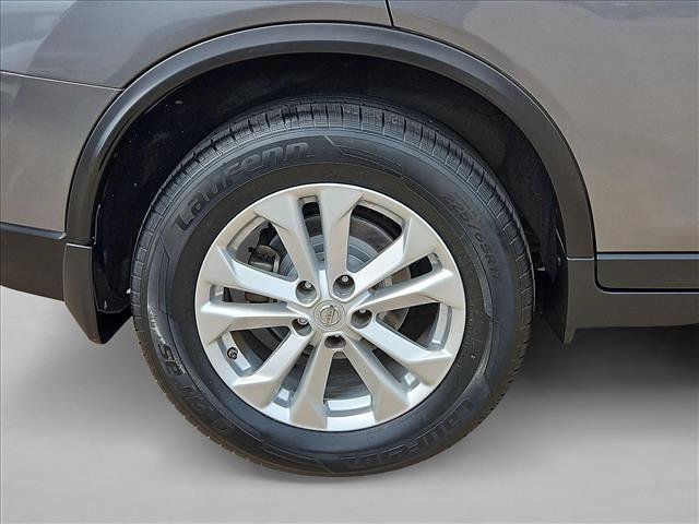 Used 2015 Nissan Rogue SV FWD image 19