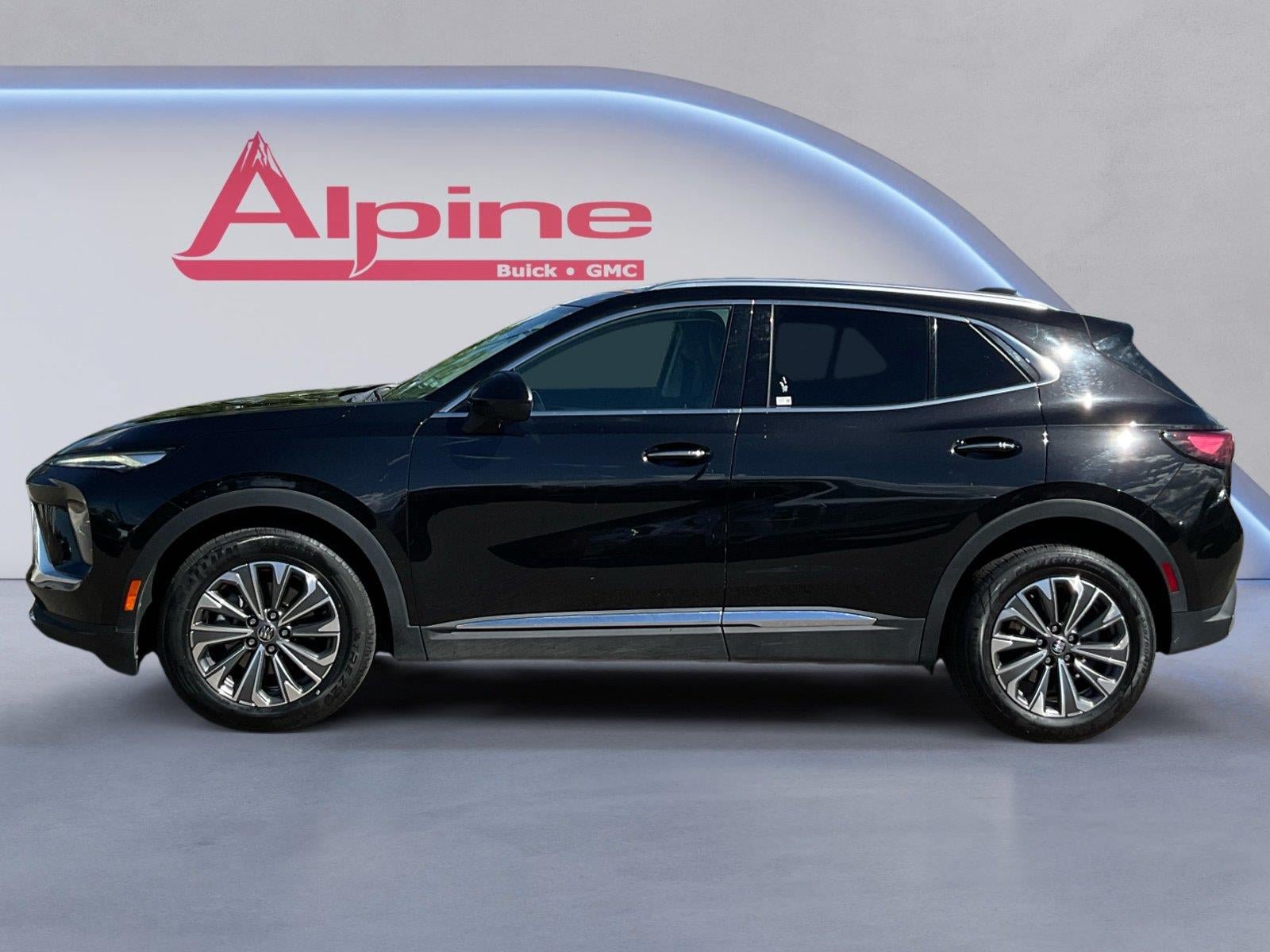 Used 2024 Buick Envision Preferred AWD/4WD image 2