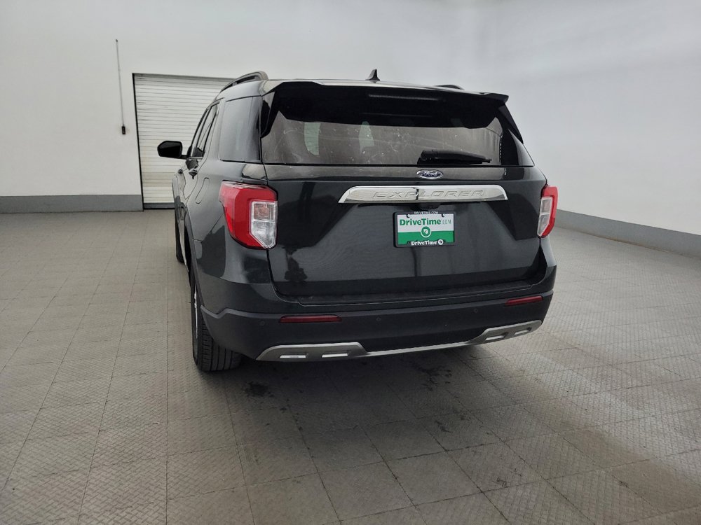 Used 2023 Ford Explorer XLT w/ Equipment Group 202A AWD/4WD image 6