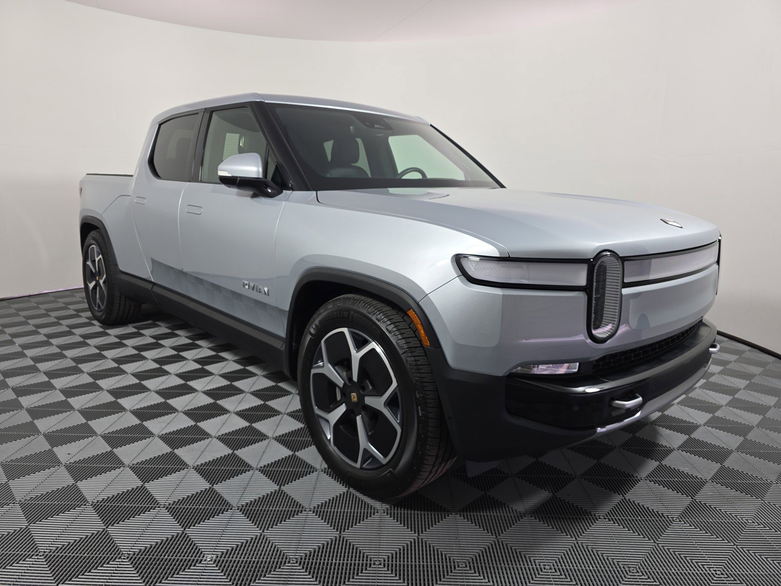 Used 2024 Rivian R1T Adventure AWD/4WD image 7
