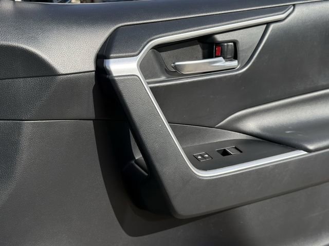 Used 2019 Toyota RAV4 XLE Premium image 30