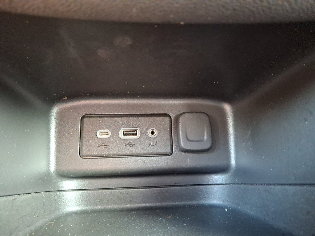 Used 2023 Chevrolet Equinox LT AWD/4WD image 26