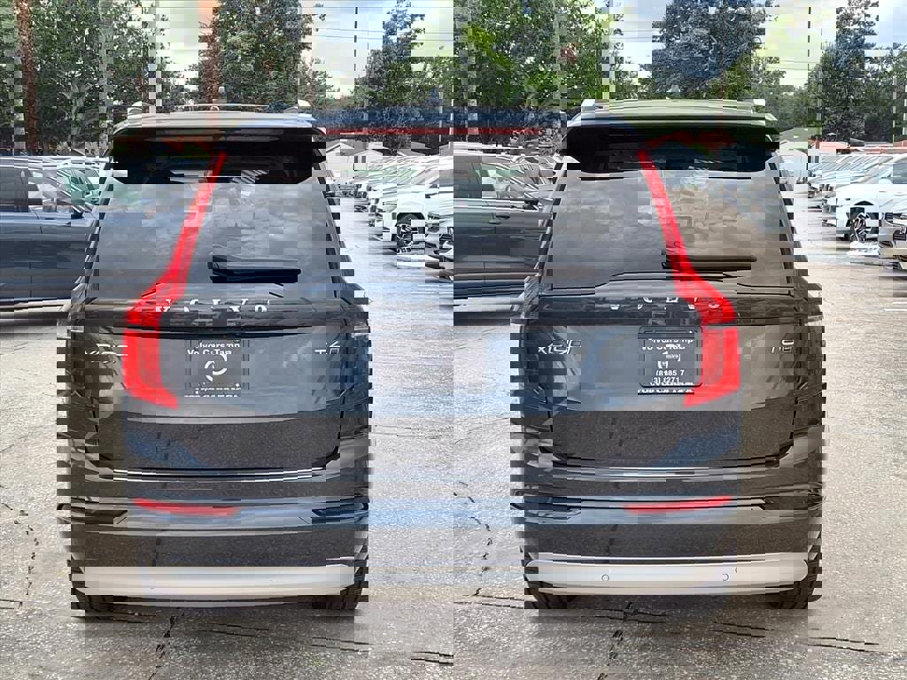 Used 2022 Volvo XC90 T6 Momentum w/ Advanced Package image 6
