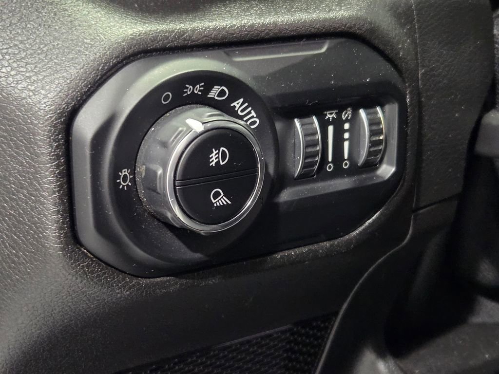 Certified 2021 Jeep Gladiator Willys image 8