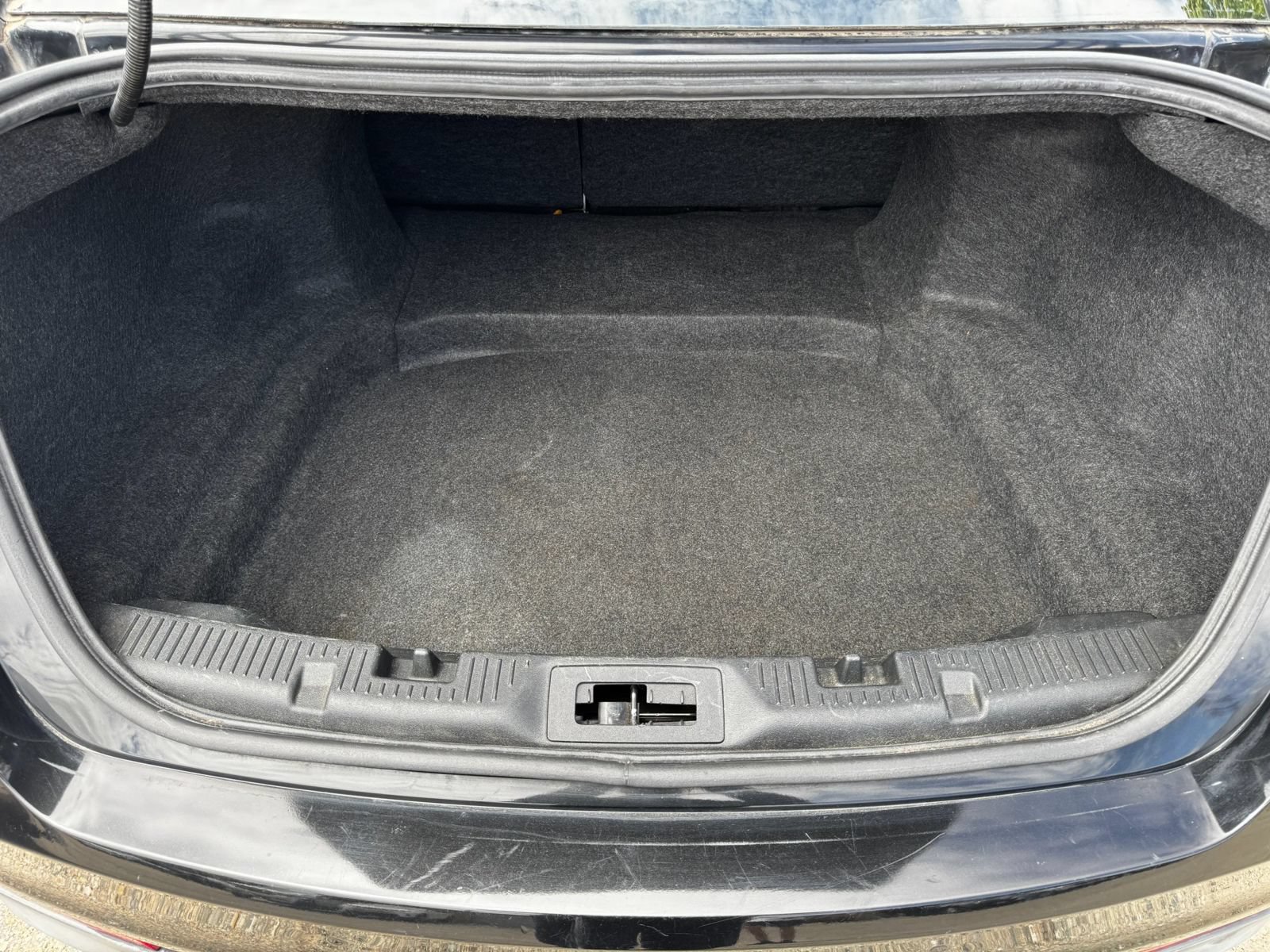 Used 2013 Ford Taurus SEL FWD image 13
