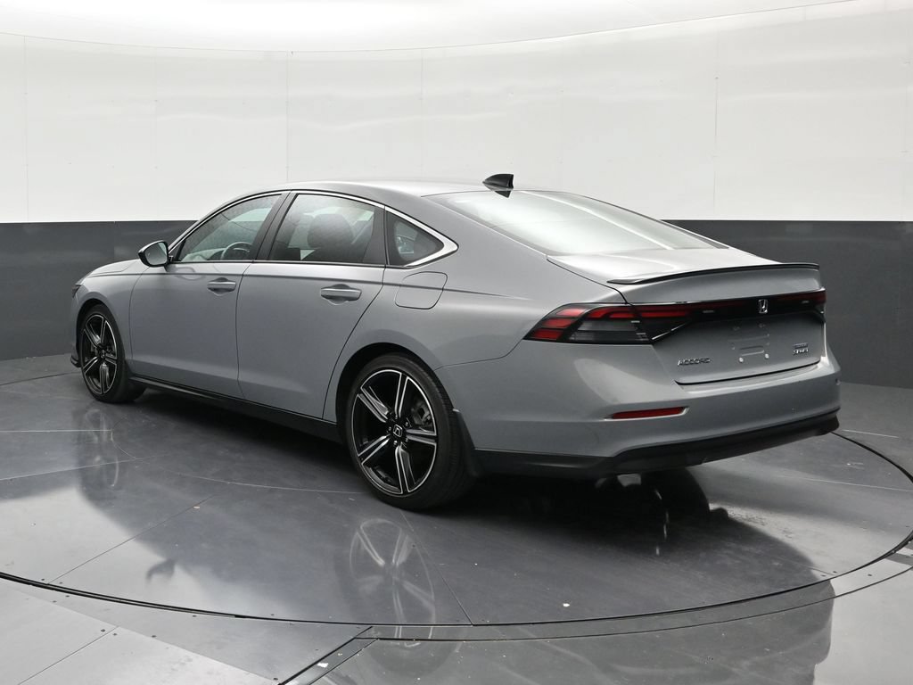Used 2025 Honda Accord Sport image 3