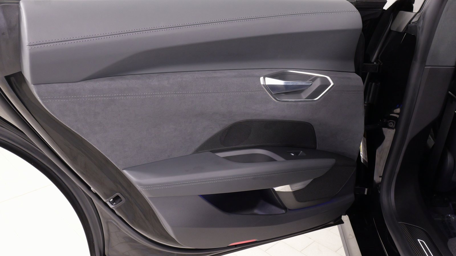 Used 2024 Audi RS e-tron GT w/ Carbon Performance Package image 34