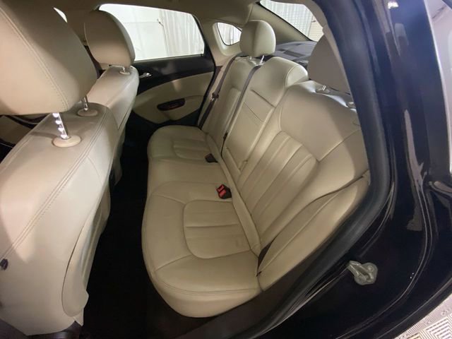 Used 2013 Buick Verano Leather FWD image 10