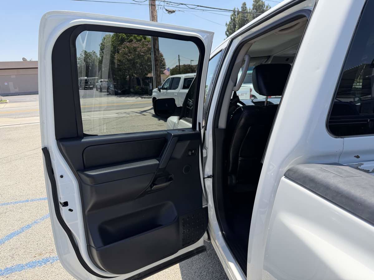 Used 2012 Nissan Titan SL RWD image 17
