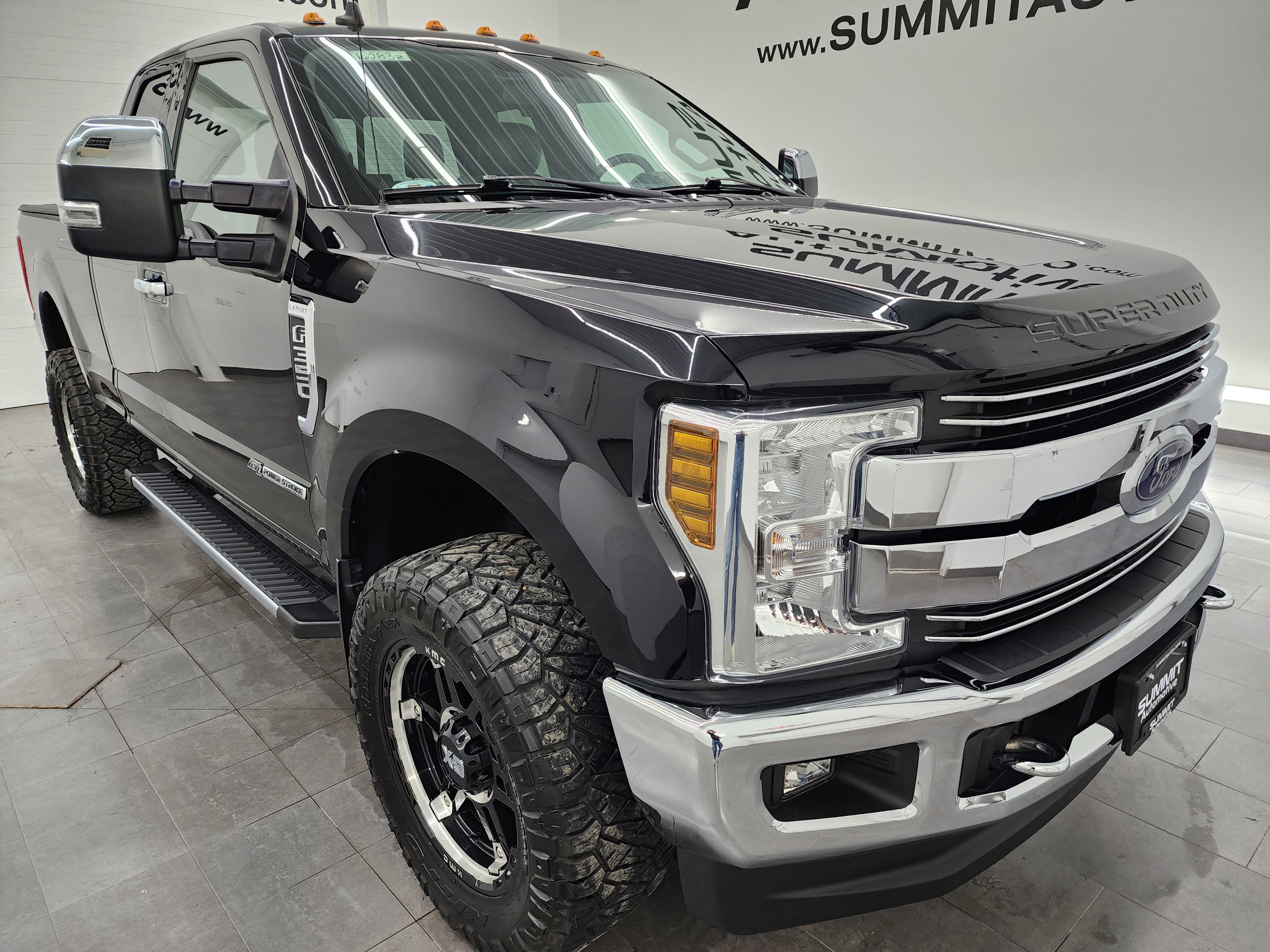 Used 2019 Ford F350 Lariat w/ Chrome Package image 2