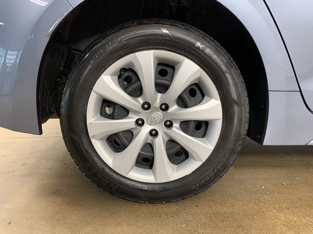 Used 2023 Toyota Corolla LE w/ Carpet Mat Package (TMS) image 37