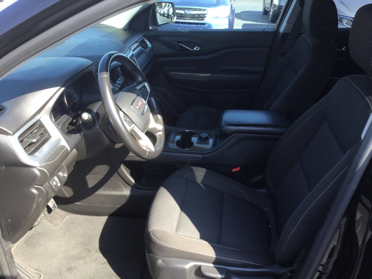 Used 2020 GMC Acadia SLE w/ LPO, Floor Liner Package image 3