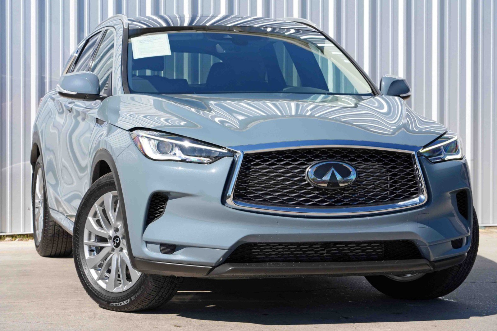 Used 2024 INFINITI QX50 Luxe FWD image 2