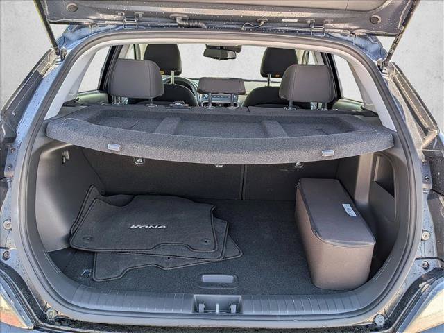 Used 2022 Hyundai Kona SEL w/ Convenience Package FWD image 6