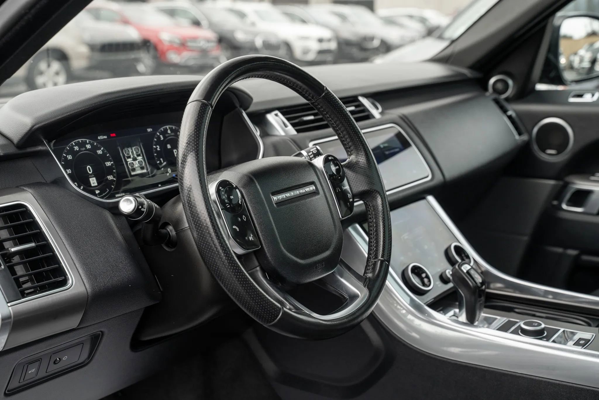 Used 2018 Land Rover Range Rover Sport SE image 16