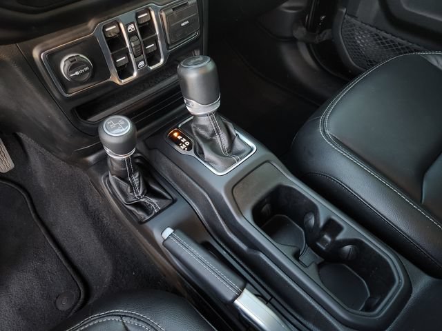 Used 2022 Jeep Wrangler Unlimited Sahara w/ Cold Weather Group AWD/4WD image 21