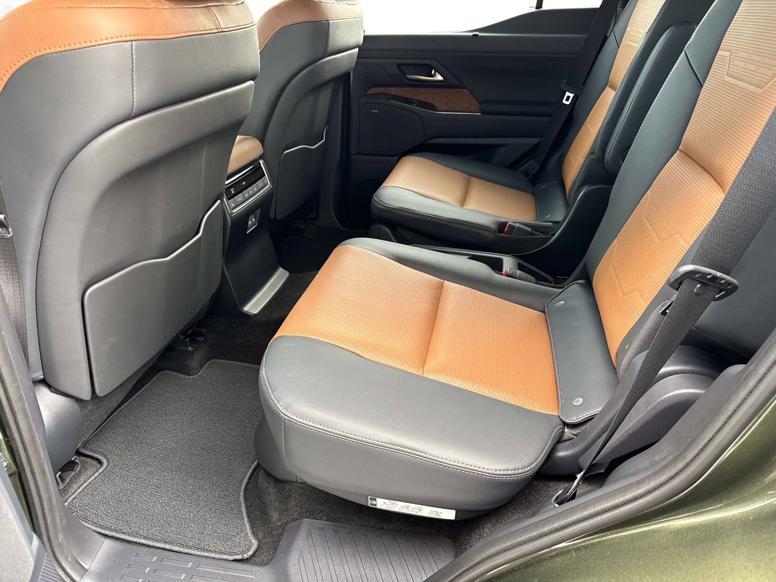 Certified 2024 Lexus GX 550 w/ Accessory Package (Z1) AWD/4WD image 15