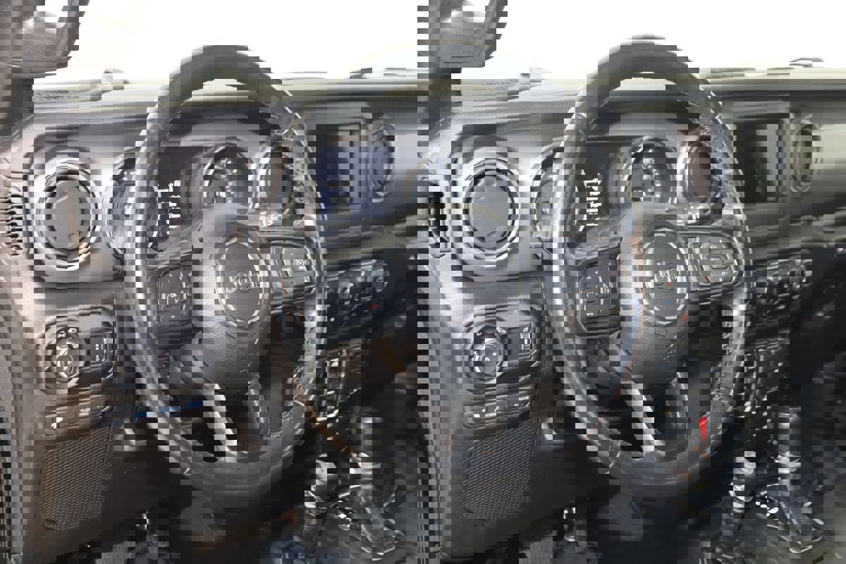 Used 2023 Jeep Wrangler Unlimited w/ Cold Weather Group image 6