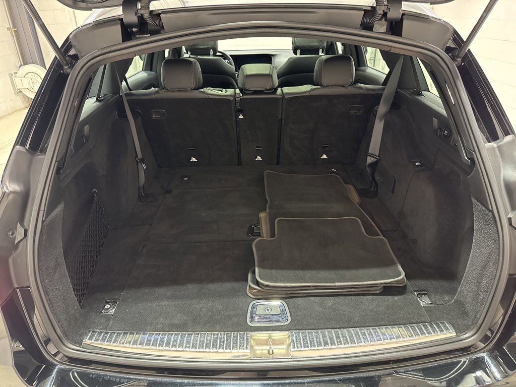 Used 2017 Mercedes-Benz E 400 4MATIC Wagon w/ Premium 1 Package image 35