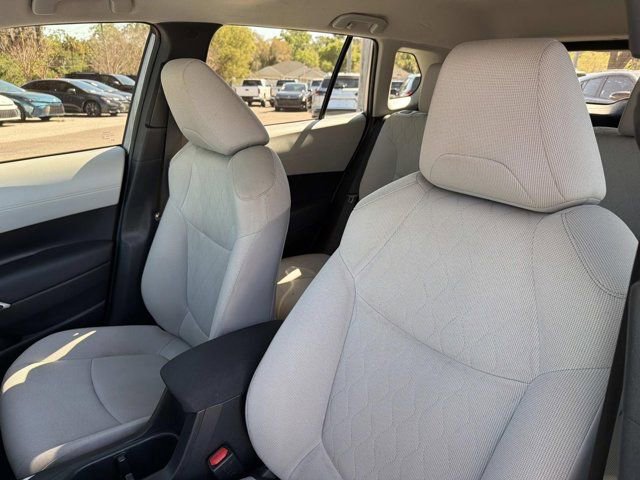Used 2023 Toyota Corolla Cross L image 10