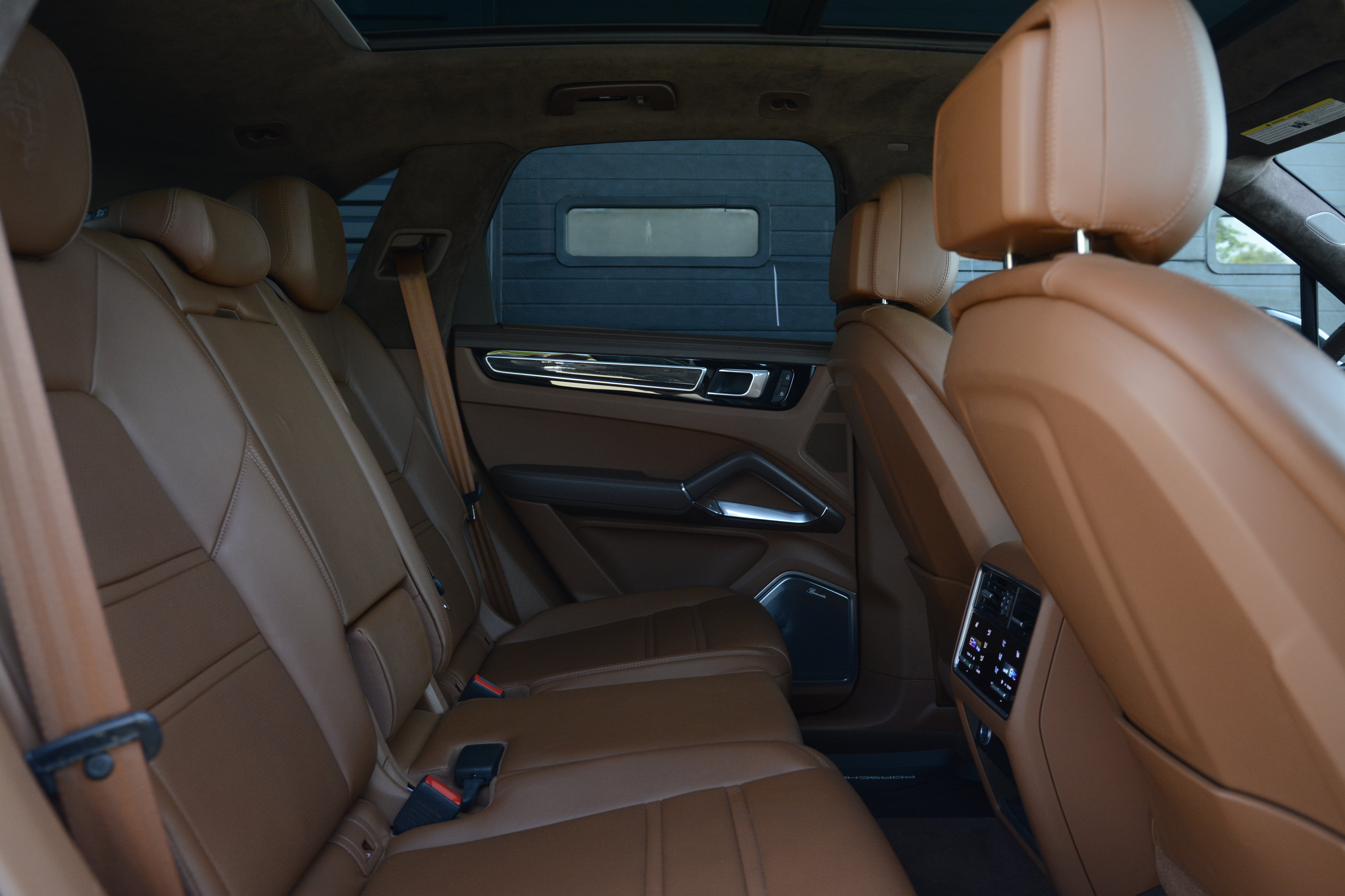 Certified 2023 Porsche Cayenne Turbo AWD/4WD image 34
